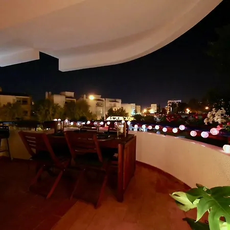 Beautiful 2 Bedroom In Center With Balcony *