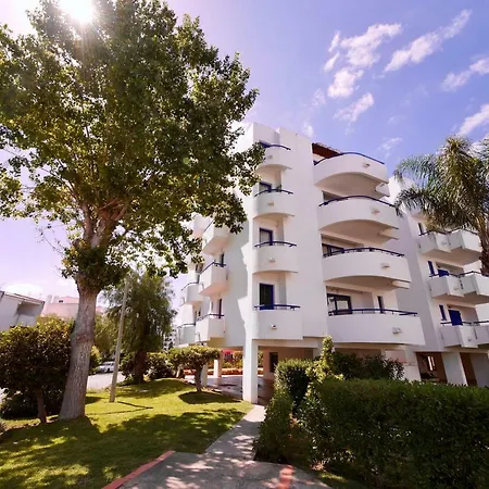 Beautiful 2 Bedroom In Center With Balcony Appartement *