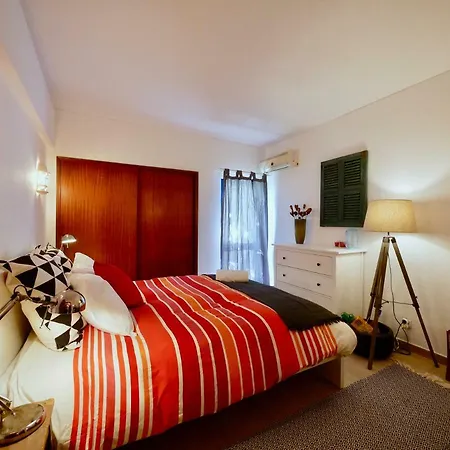 Beautiful 2 Bedroom In Center With Balcony Appartamento *